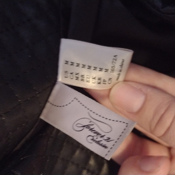 Asymmetrical Black Pleather Forever 21 Zipped Skirt Women's Size M - Picture 3 of 3